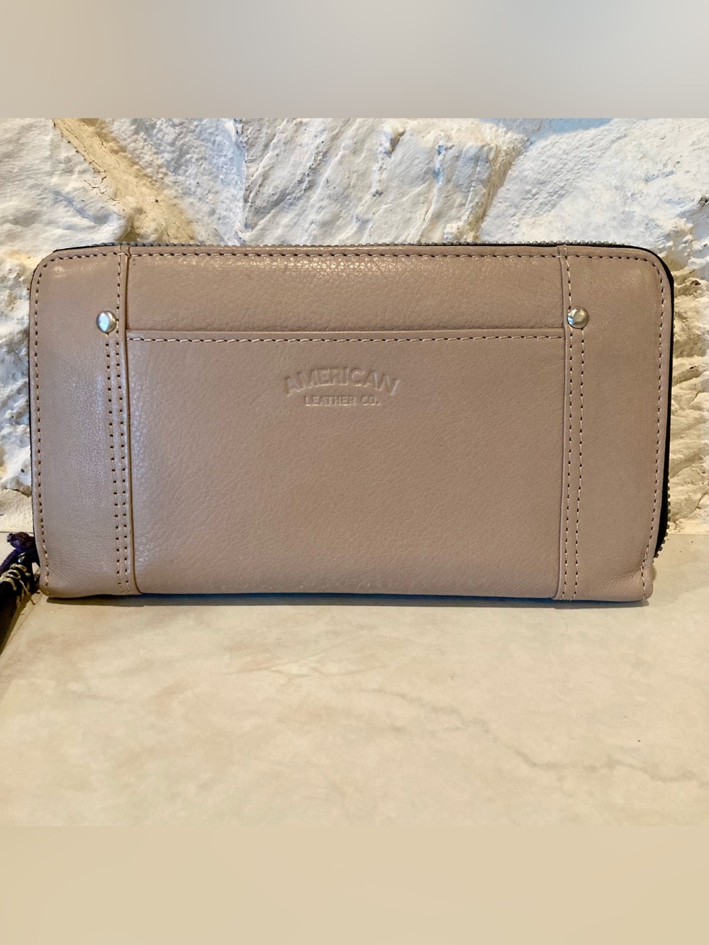 NWT American Leather company Austin continental wallet with RFID mushroom color